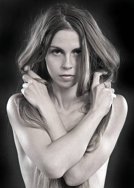 La pollution de l'air de Paris abime les cheveux, est que la kératine de Phanerappp peut être une solution efficace et économique